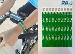 Pulseras de material Dawnsens en una prueba ciclista